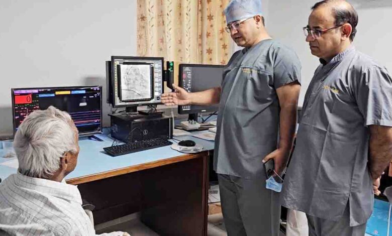 Heart valve of an 80-year-old replaced, using TAVI, sans surgery