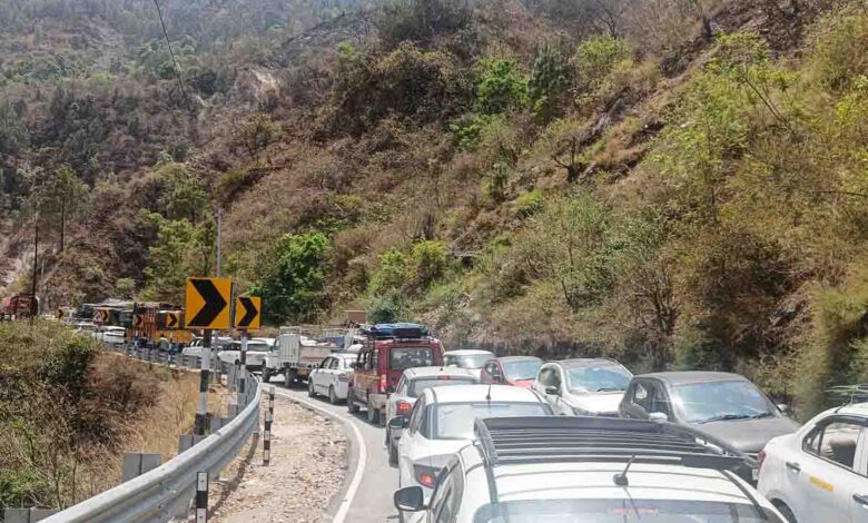 Mismanagement, traffic jams greet pilgrims on Char Dham route