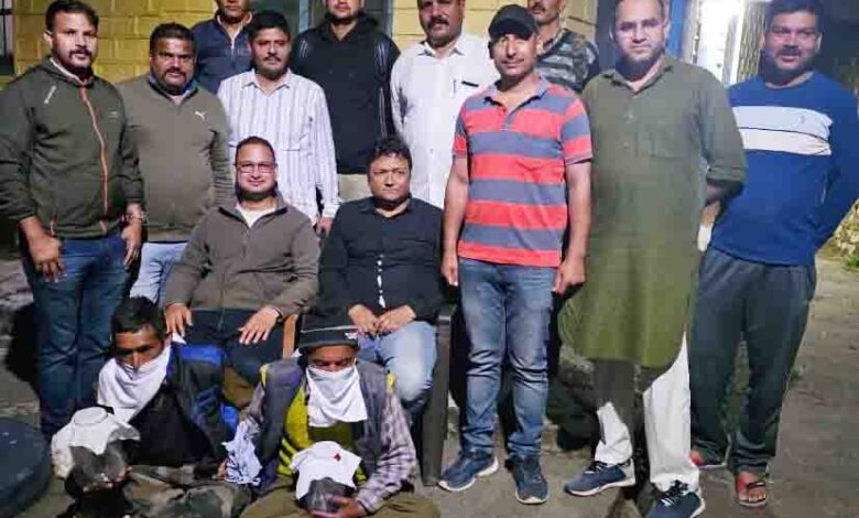 Two arrested with gall bladders of four bears