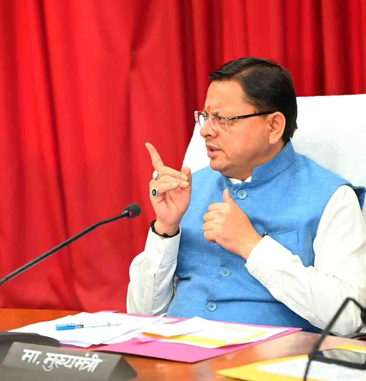CM tells officers to solve public complaints instead of complicating them