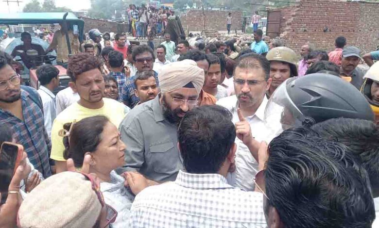 Congress opposes MDDA's demolition drive
