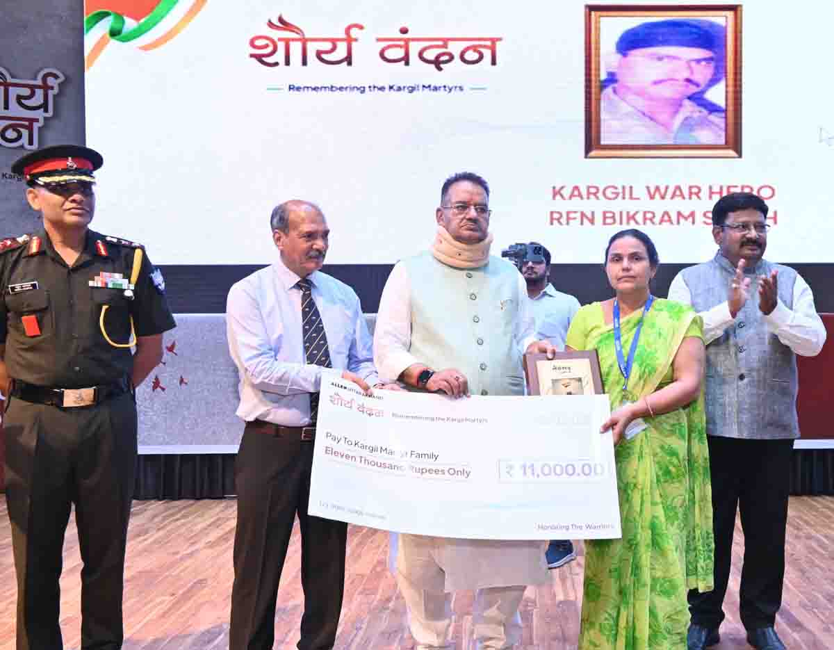Joshi felicitates families of Kargil war martyrs