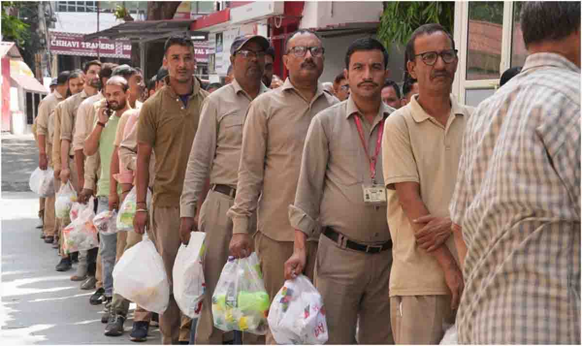 Plastic bank opened in Doon’s GPO