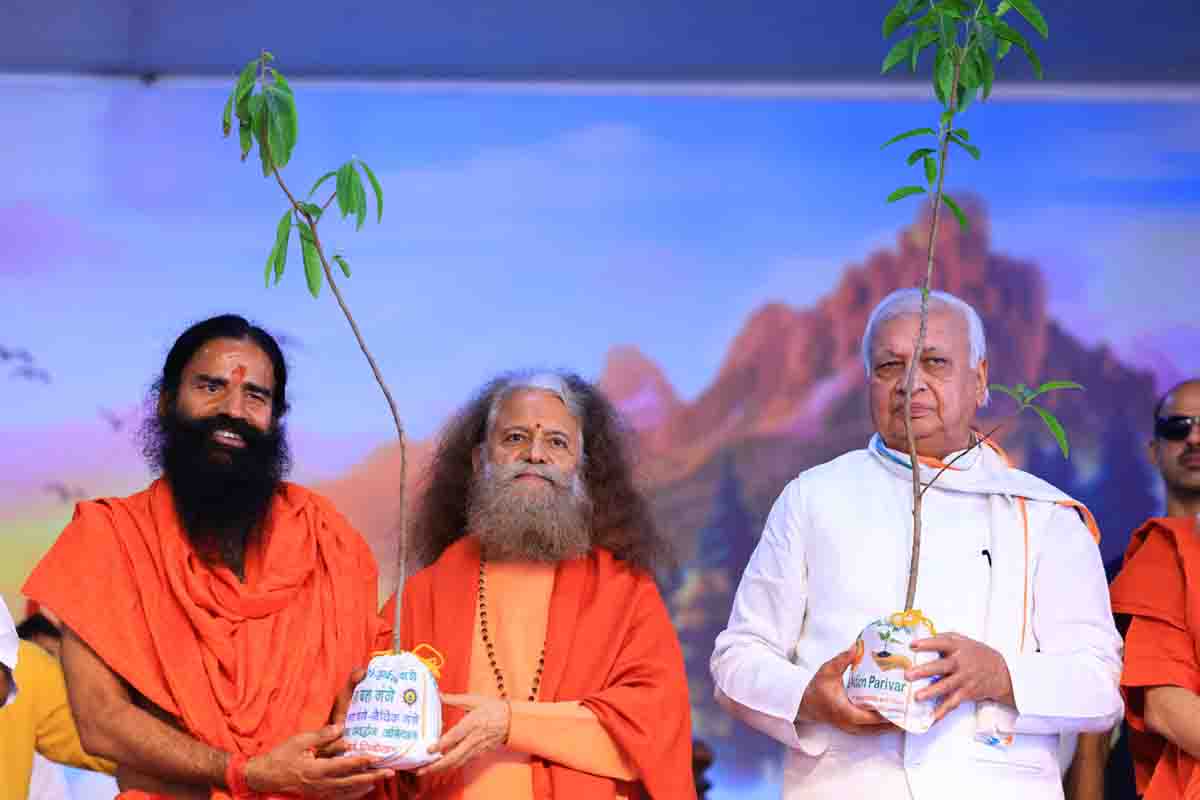 Parmarth Niketan celebrates Swami Chidanand’s birthday as Environment