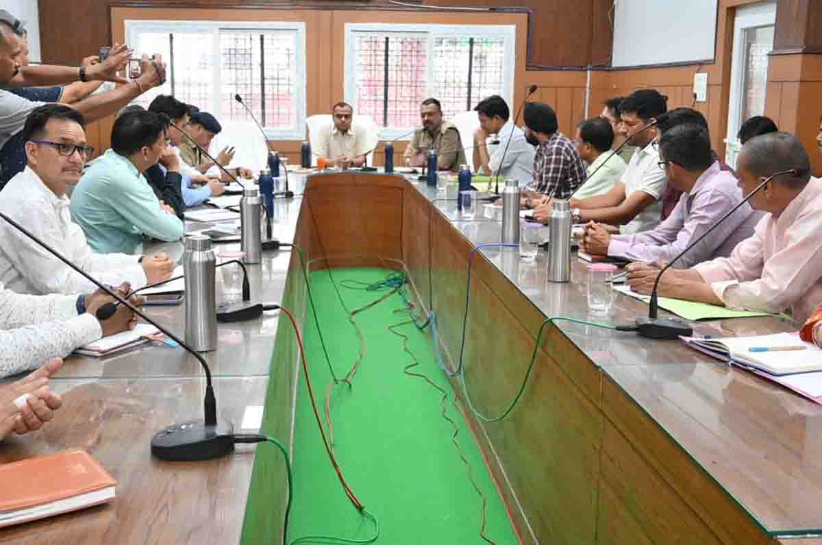 Tehri DM orders prompt completion of Kanwad Yatra arrangements