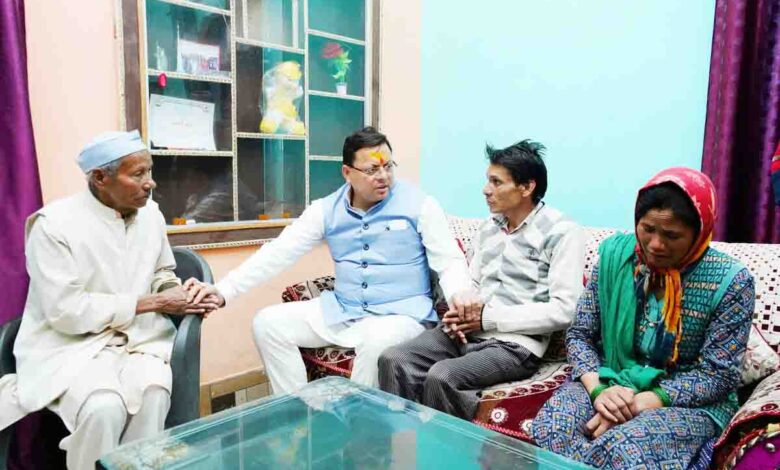 Dhami meets parents of youth missing from Kedarnath