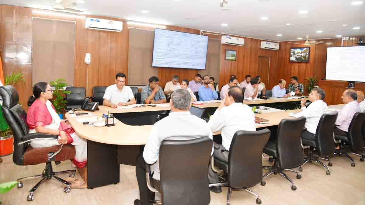 CS chairs meeting of high powered committee