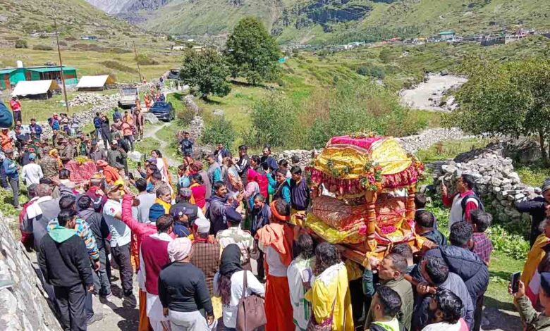 Multitudes attend Mata Murti Mandir Utsav in Badrinath