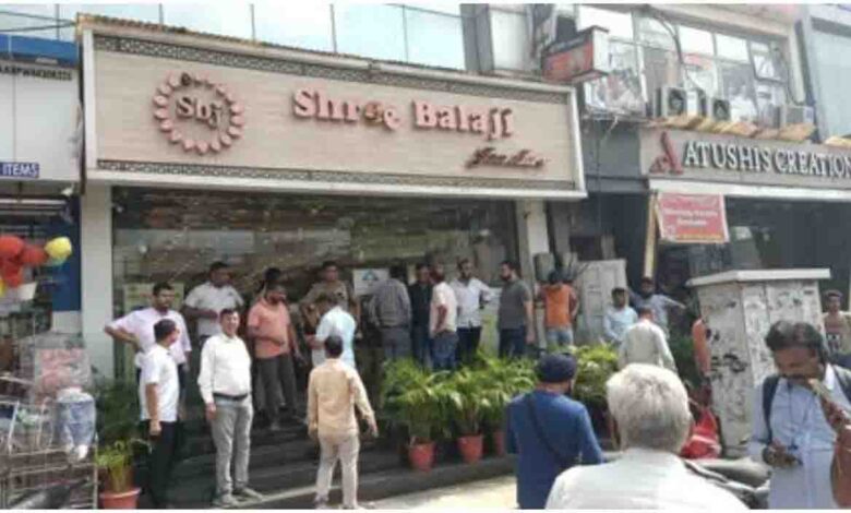 Six armed robbers loot jewellery store in Haridwar, police launch manhunt