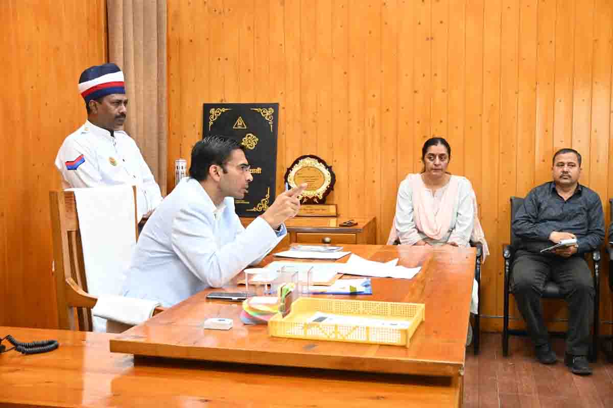 DM initiates micro plan to eradicate child begging, focuses on education & rehabilitation