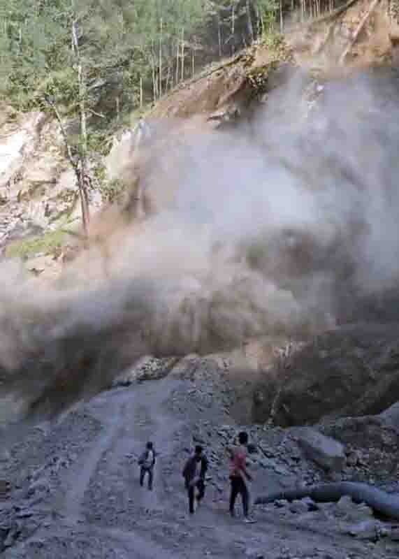 Landslide on under construction Helang-Marwadi bypass causes panic