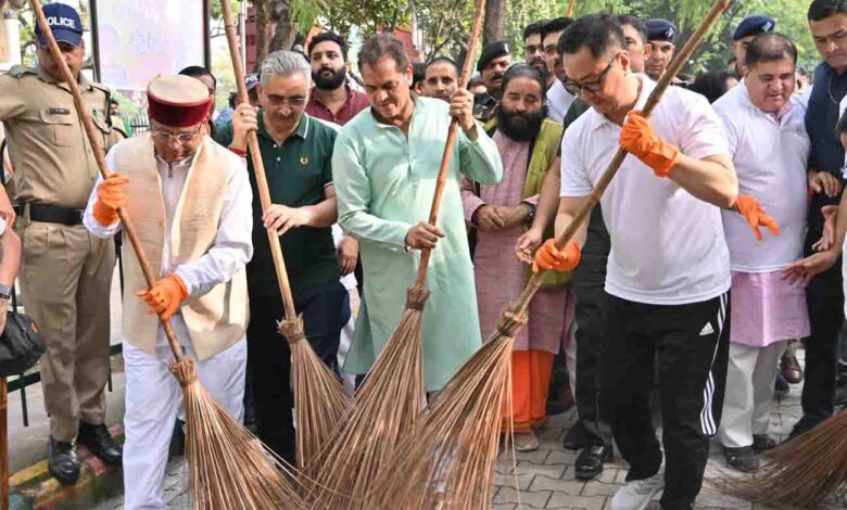 Rijiju urges tourists to keep Uttarakhand clean