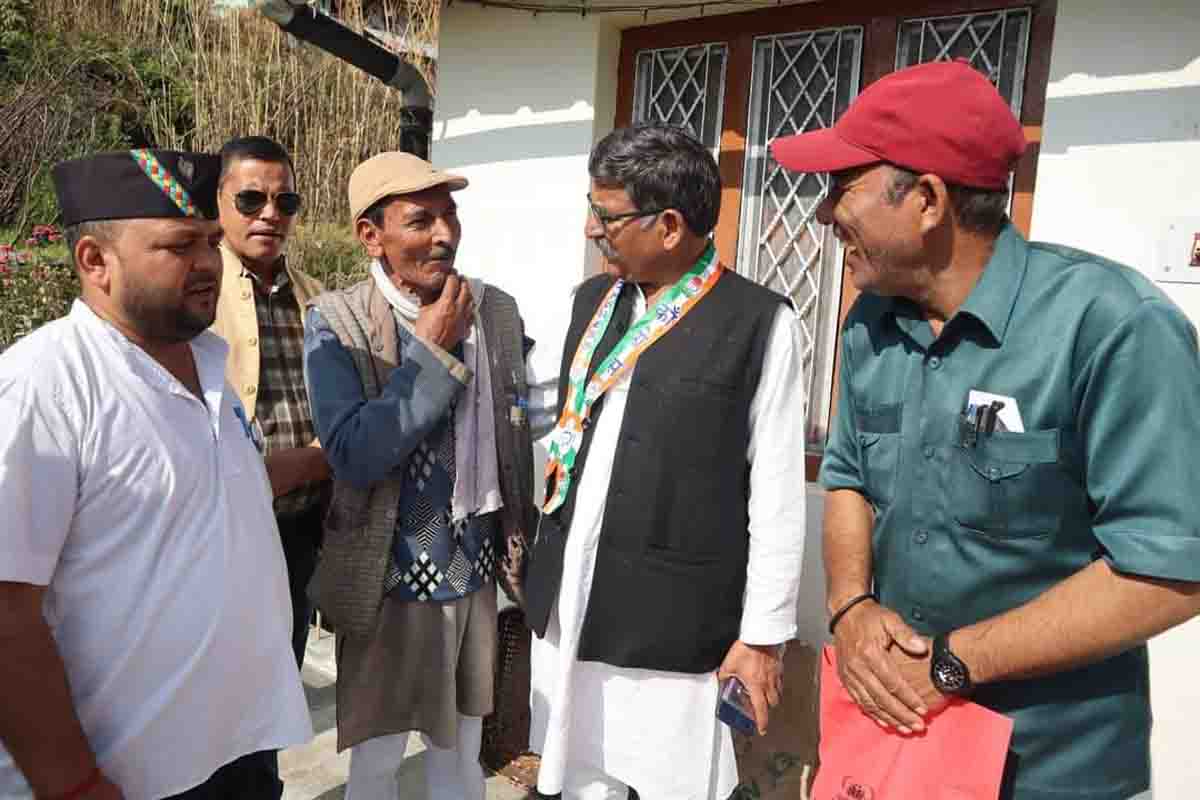 Congress seeks votes to keep “arrogant” BJP in check