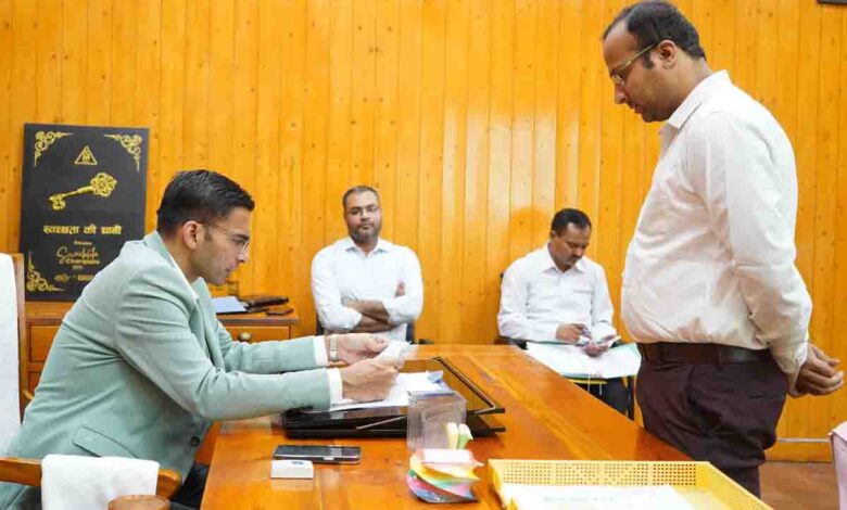 DM orders termination of two companies over poor sanitation services in Doon