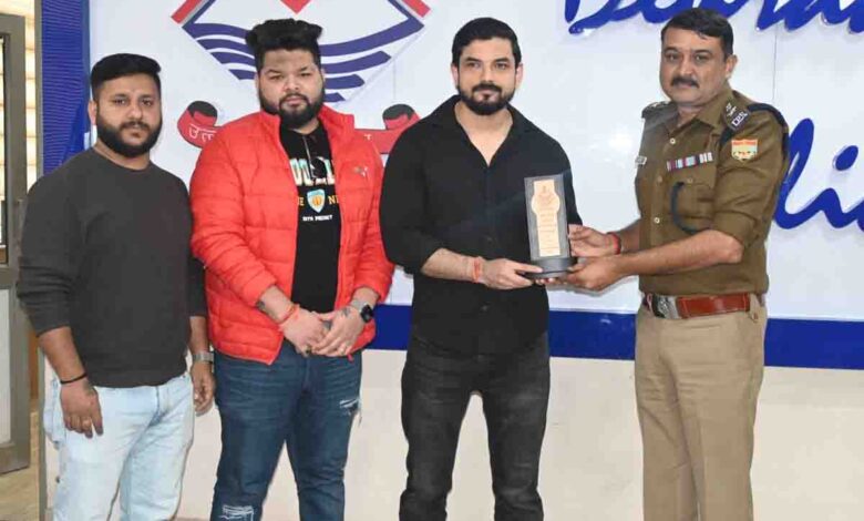 Good samaritan honoured for helping ONGC Chowk mishap victim