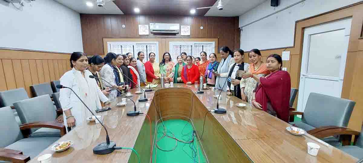 Municipal council of Muni Ki Reti holds programme on low cost sanitary pad production