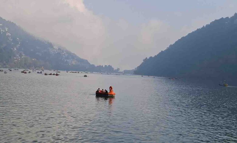 Nainital witnesses hot & cold Sunday, air pollution yet to clear