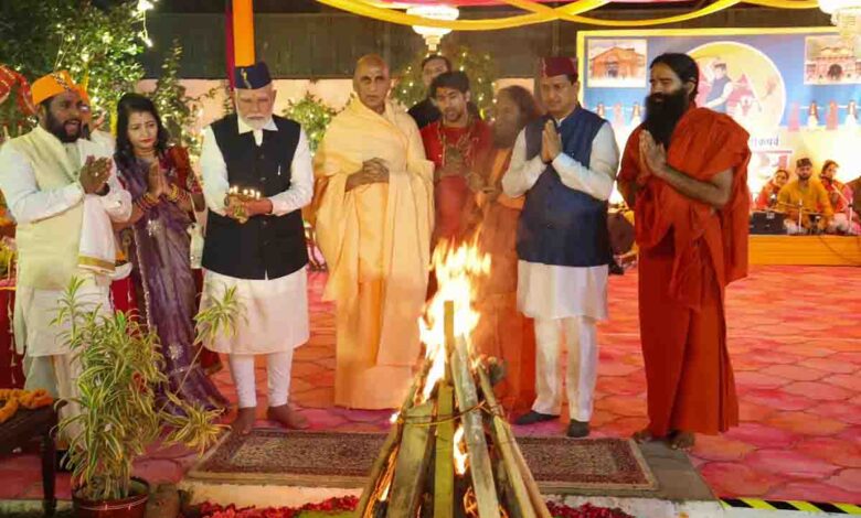 PM celebrates Igas at Baluni’s residence