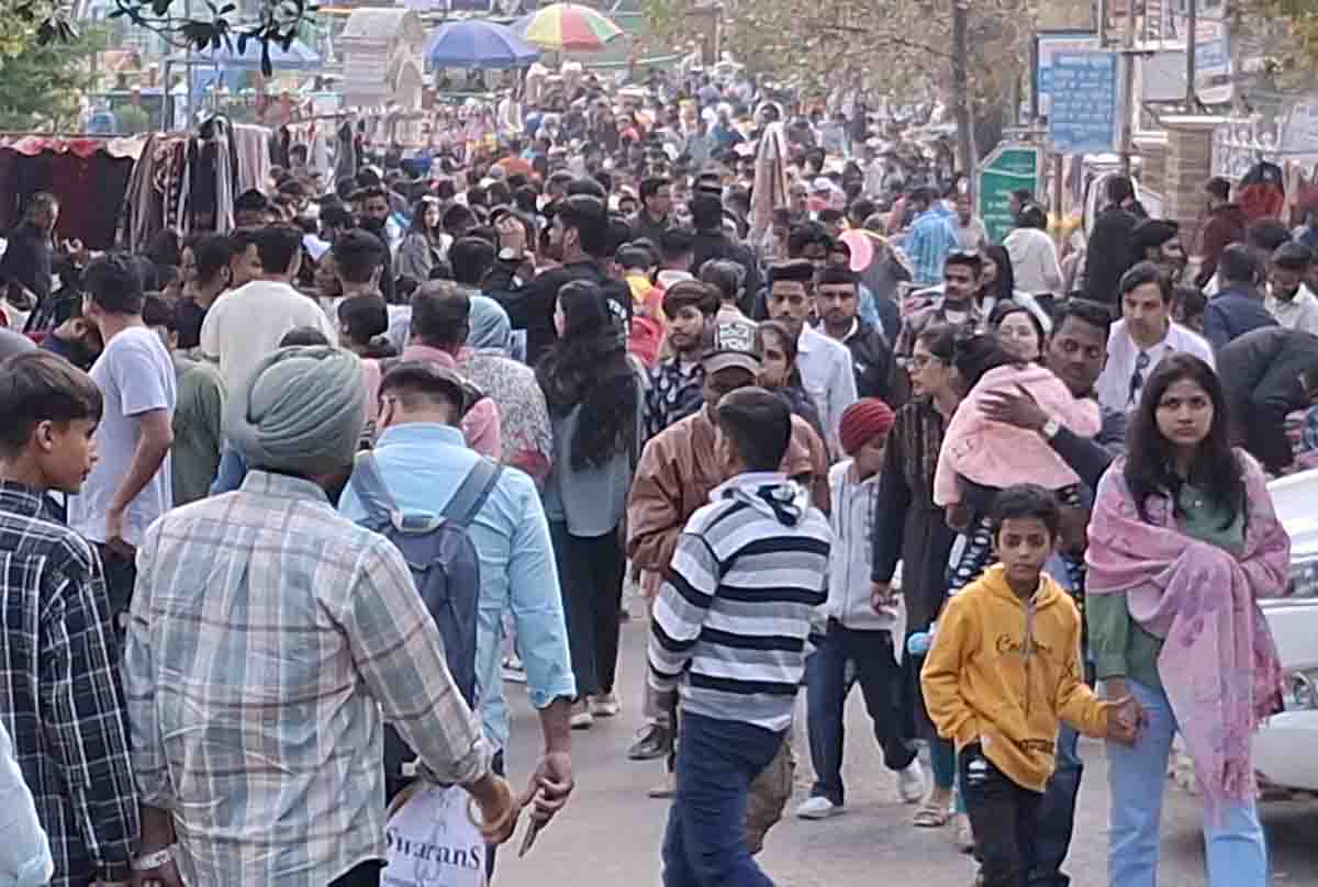 Tourists throng Nainital on Deepawali weekend