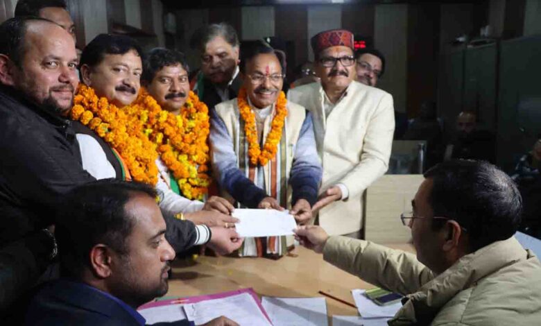 Cong mayoral candidate Pokhriyal files nomination in MCD