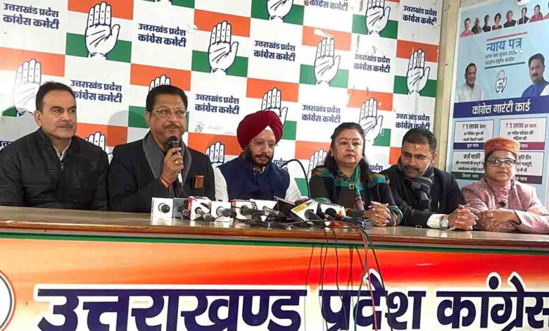 Shah should seek apology or resign for insulting Ambedkar