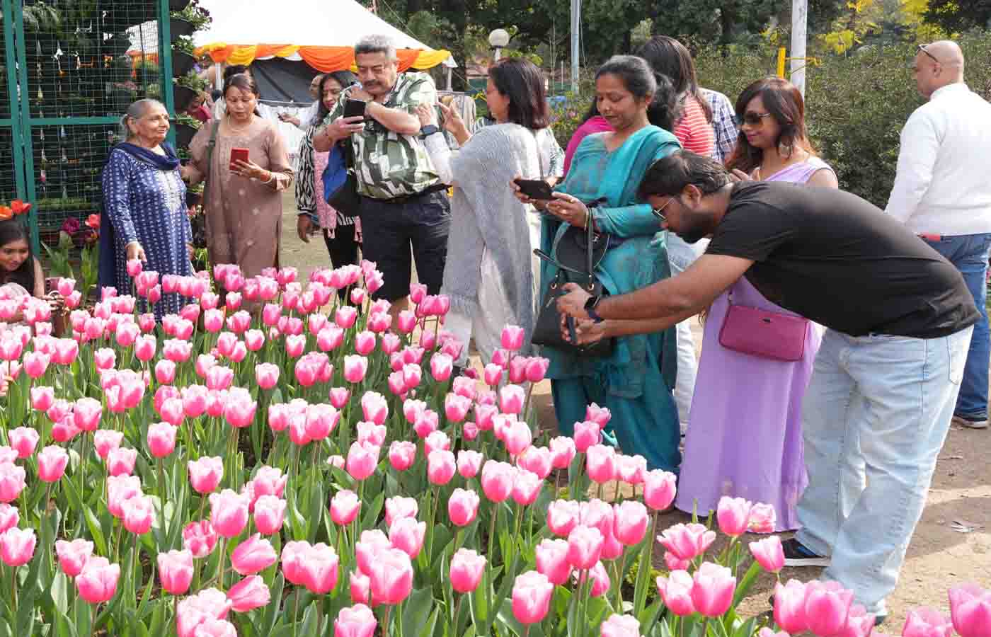 Flowers, art & local products enthral visitors at Vasantotsav