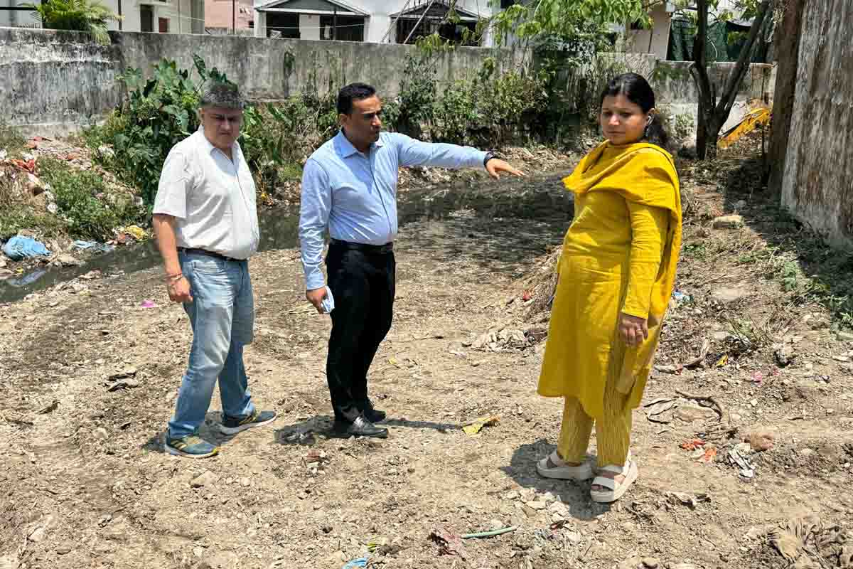 Bansal conducts extensive field inspection on Dehradun sanitation and drainage