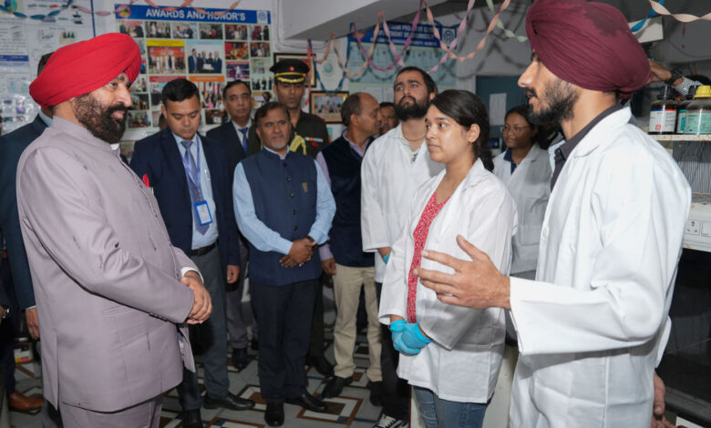 Governor directs Kumaon univ for handholding of women SHGs (2)